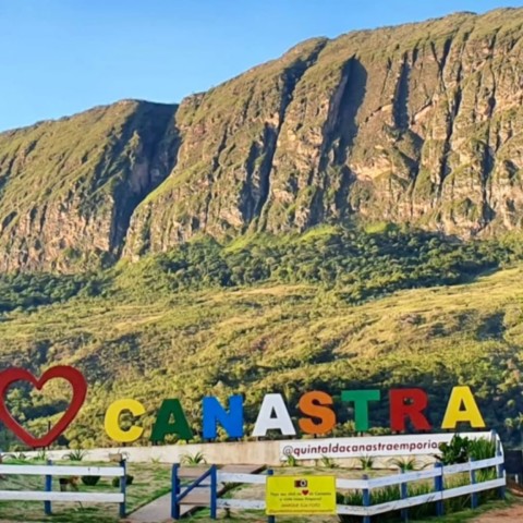 Vista do paredão da Canastra no Empório Canastra